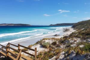 location de camping-car perth esperance blue skies beach 