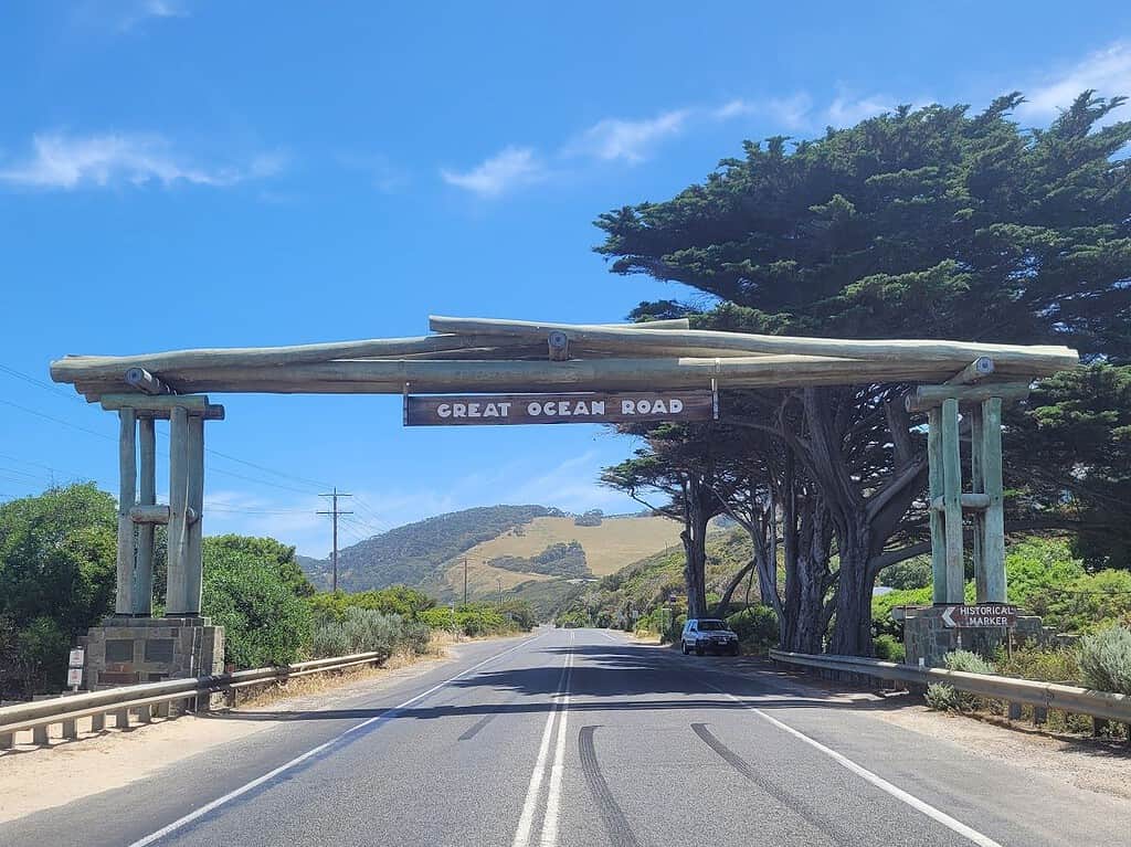 Great Ocean Road Memorial Arch spanning the road, Victoria