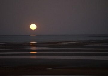 staircase_to_the_moon